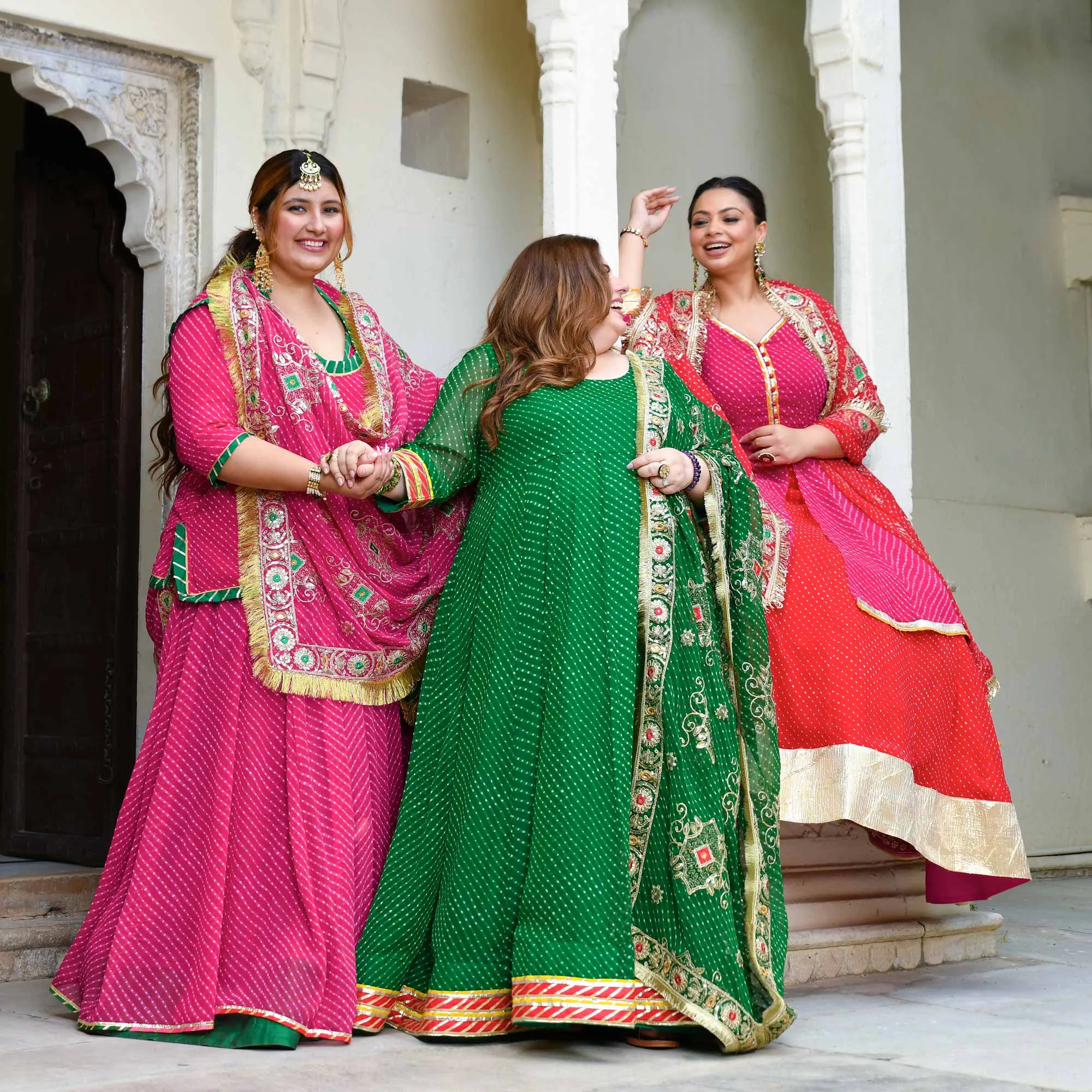 Kohinoor-Rani Pink Mothra Embroidered Poshak Lehenga Set