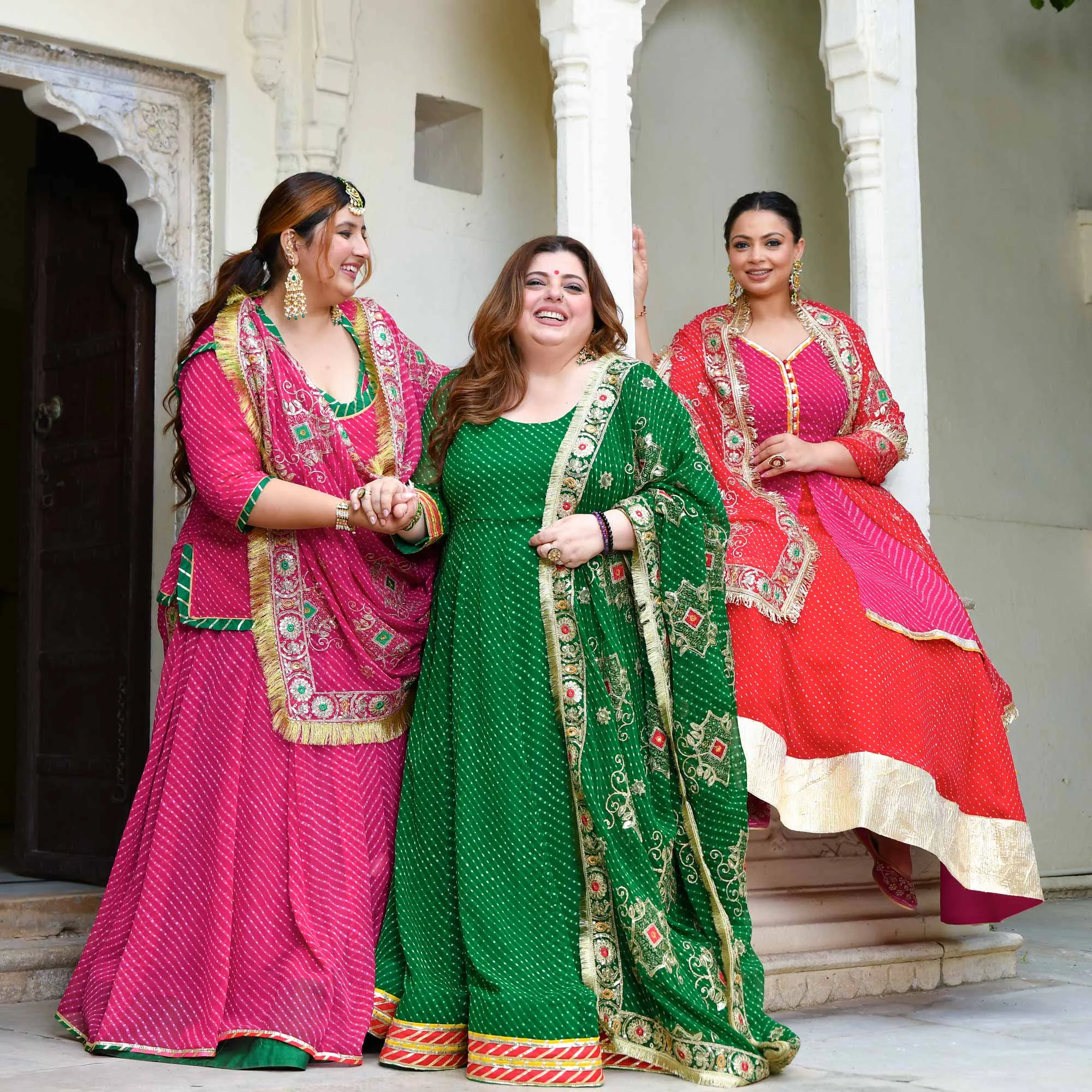 Kohinoor-Rani Pink Mothra Embroidered Poshak Lehenga Set