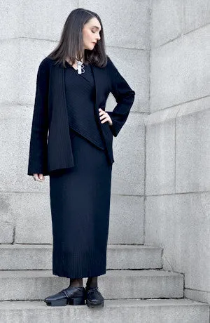 Mi-Nu Skirt in Black Mi-Nu