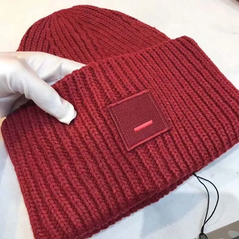 New Winter Hats For Women Knit Cap Smiling Face Couple Cap Lady Thread Knitted Beanie Chapeau Female Bonnet