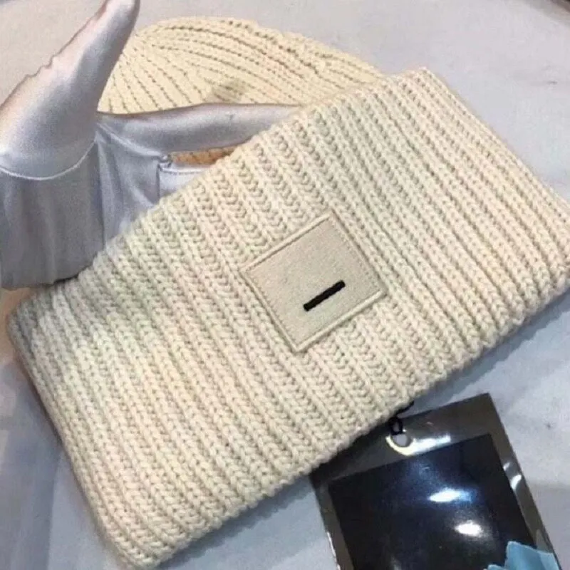 New Winter Hats For Women Knit Cap Smiling Face Couple Cap Lady Thread Knitted Beanie Chapeau Female Bonnet