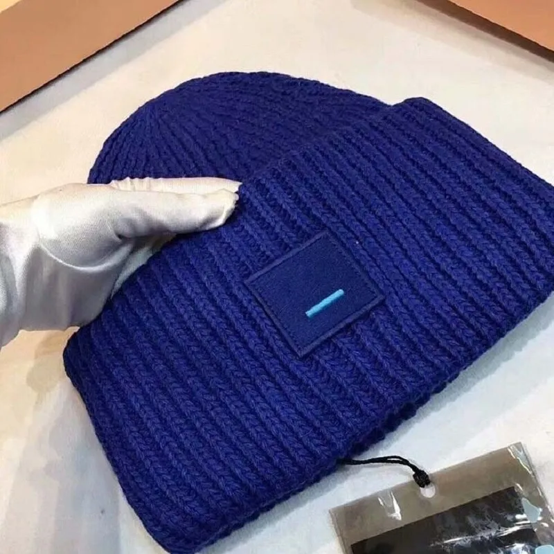 New Winter Hats For Women Knit Cap Smiling Face Couple Cap Lady Thread Knitted Beanie Chapeau Female Bonnet