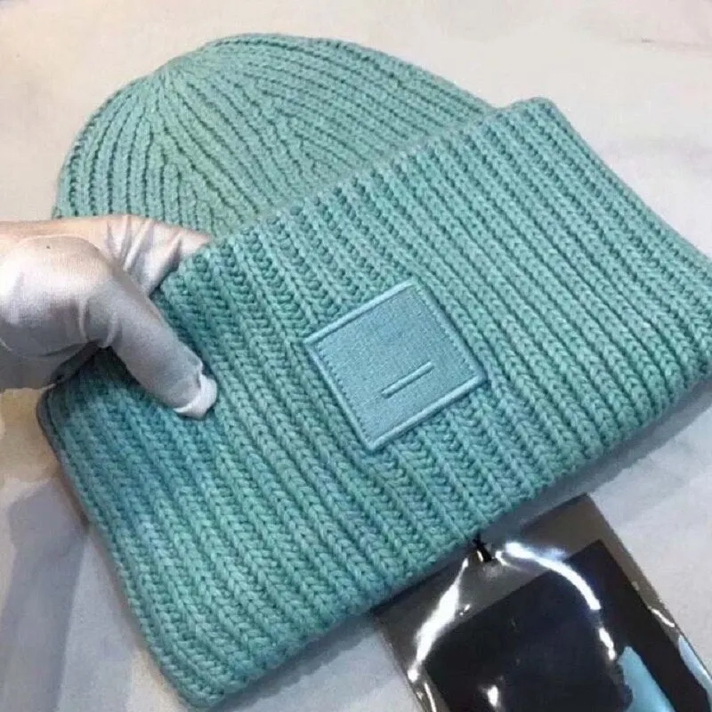 New Winter Hats For Women Knit Cap Smiling Face Couple Cap Lady Thread Knitted Beanie Chapeau Female Bonnet