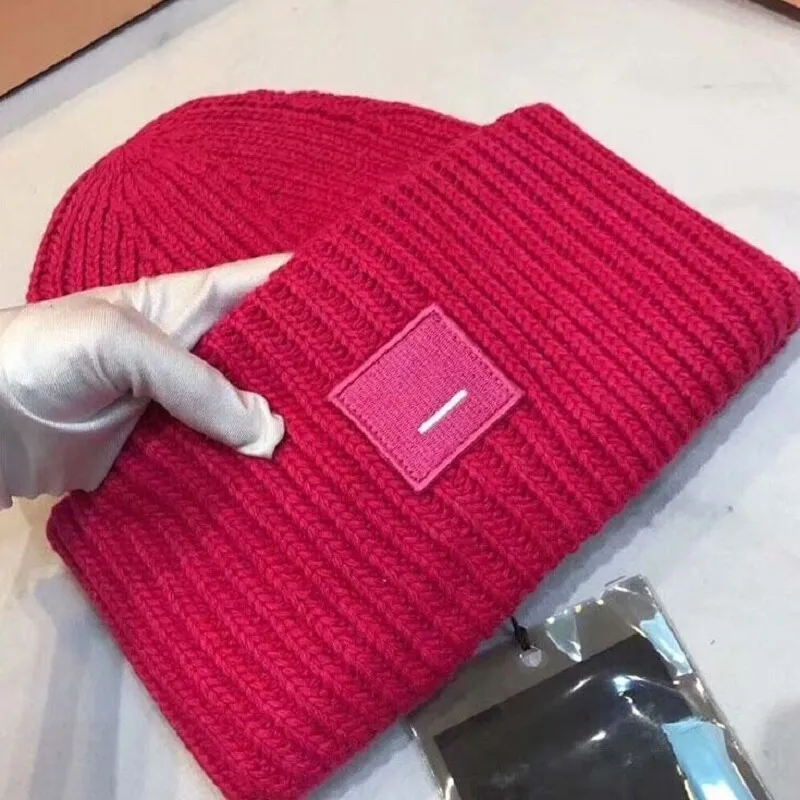 New Winter Hats For Women Knit Cap Smiling Face Couple Cap Lady Thread Knitted Beanie Chapeau Female Bonnet