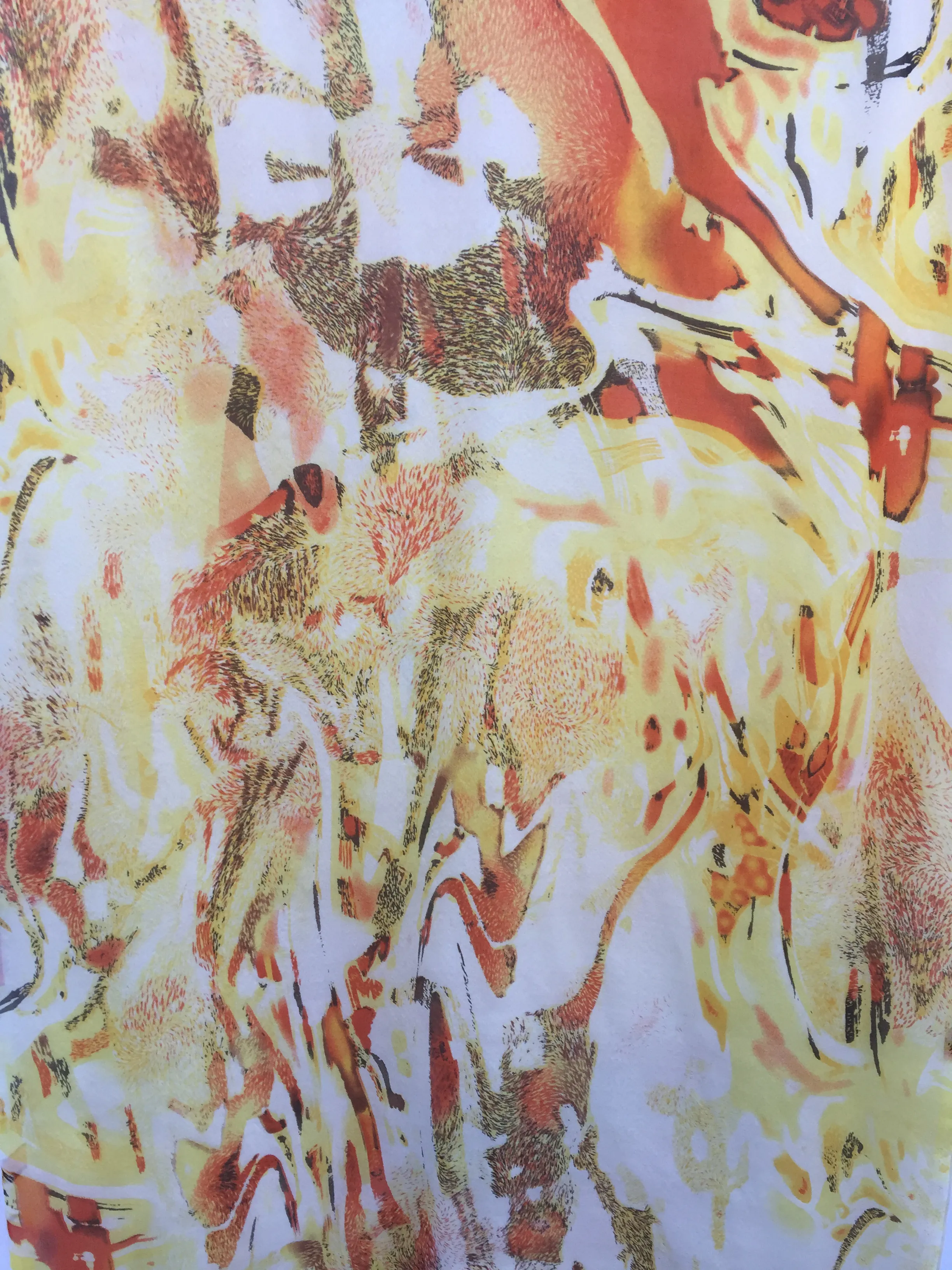 SIP2-06 Scarf with abstract liquid design